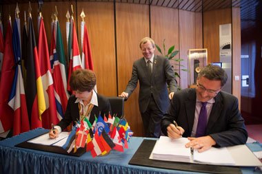 Airbus ESA NEOSAT programme contract signing